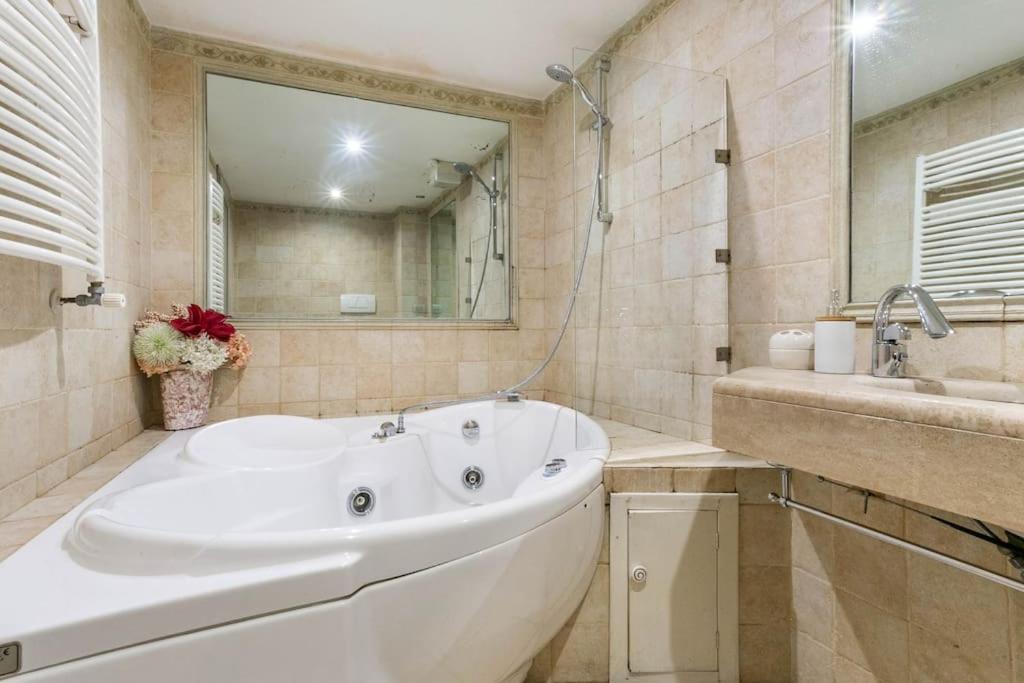 Apartment Trastevere Vatican Luxury 5 Stars *